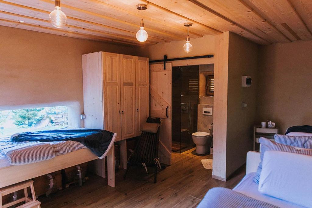 Апартаменты Sleeping With Bees - Tourist Farm Muha Гросупле Экстерьер фото